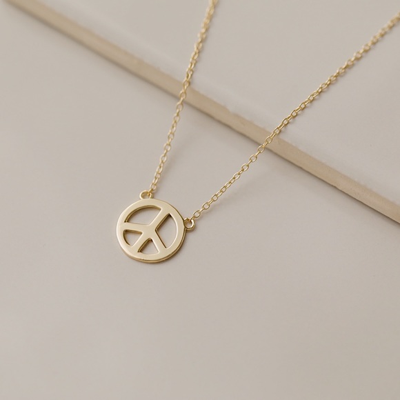 Peace Sign Necklace | 14k Gold Plated - Picture 3 of 4